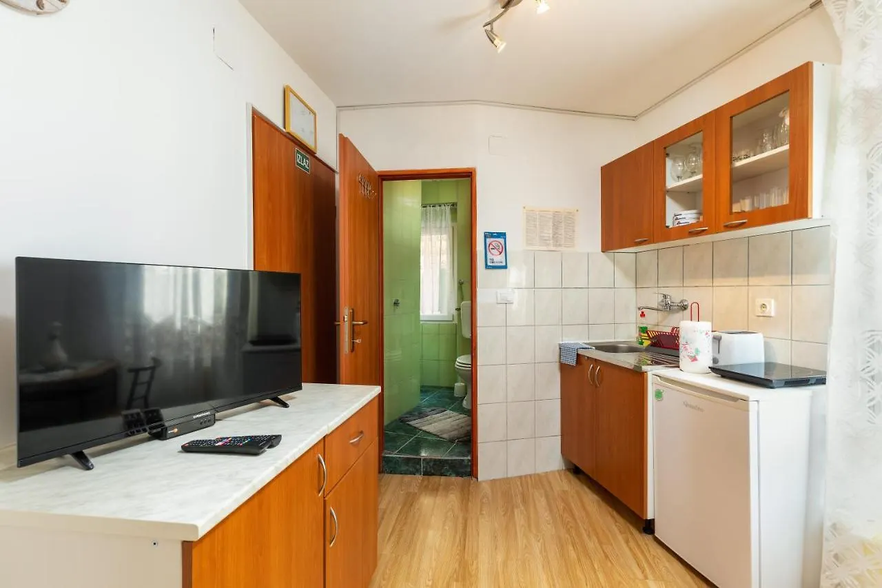 Charming Apartments In The Heart Of Old Town Rovinj, Just Minutes From The Sea  روفينج